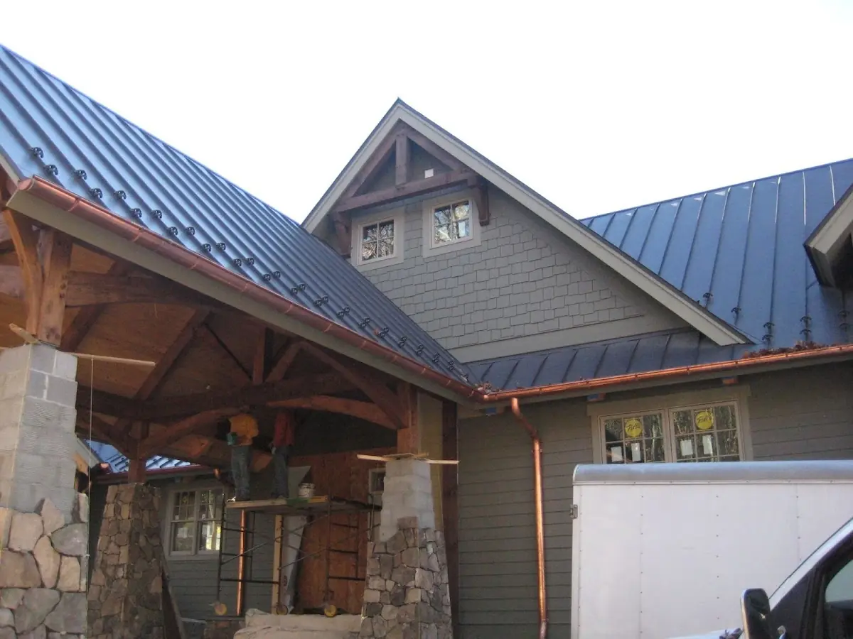 Craftsman Roofing team delivering quality roofing work in North Oaks Manor